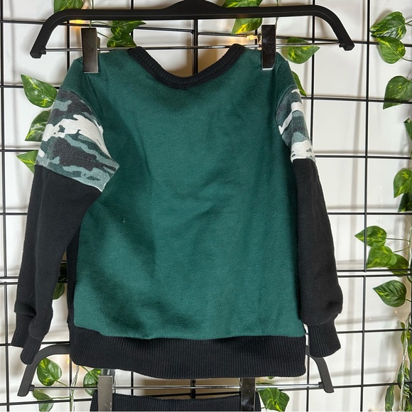 The Children's Place Green/Black/White Camo Sweater Matching Set 2T (Boy) - Picture 11 of 16